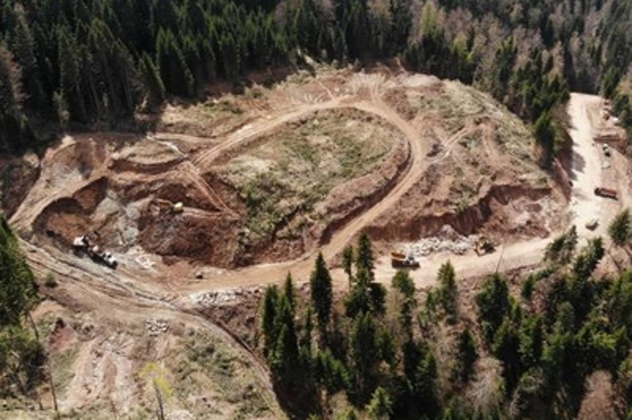 DA LI JE RUDARENJEM U VAREŠU UGROŽENA PITKA VODA ZA KAKANJ?!